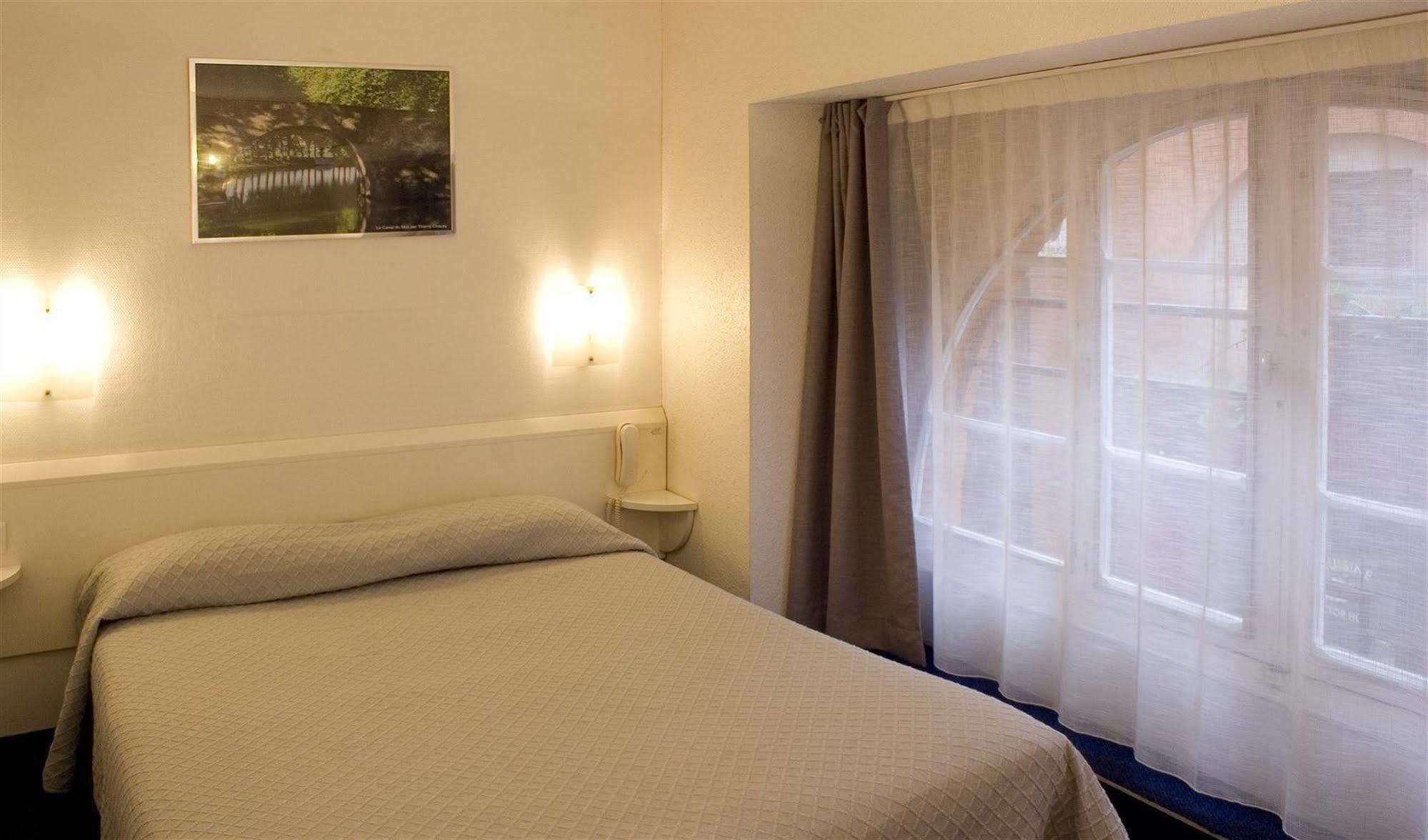 Hotel Ours Blanc - Centre Toulouse Exterior foto